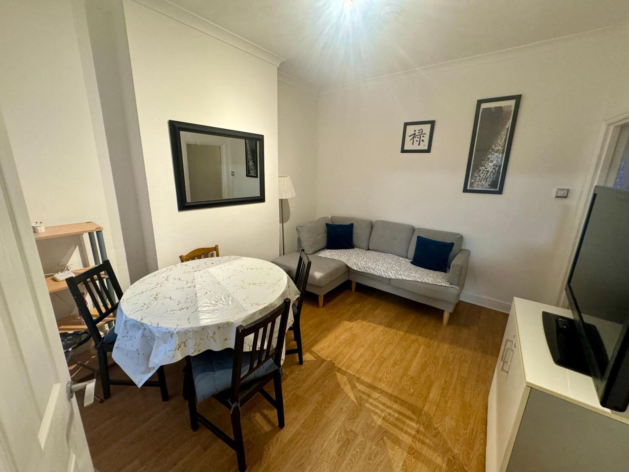 4 Bedroom House In Turnpike Lane/Wood Green ลอนดอน ภายนอก รูปภาพ